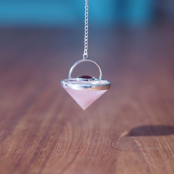 Pendule Pyramide Quartz rose et Grenat rouge n°2 Pièce unique – Image 2