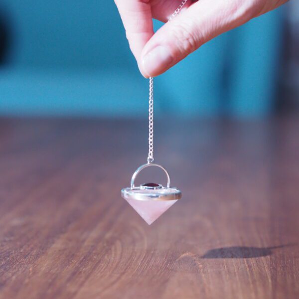 Pendule Pyramide Quartz rose et Grenat rouge n°2 Pièce unique – Image 4