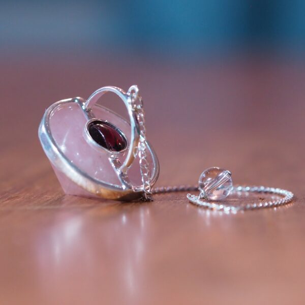 Pendule Pyramide Quartz rose et Grenat rouge n°2 Pièce unique – Image 8