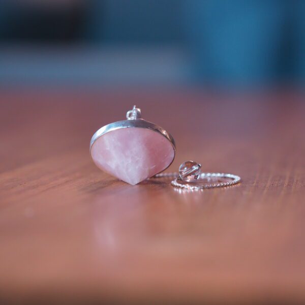 Pendule Pyramide Quartz rose et Grenat rouge n°2 Pièce unique – Image 10