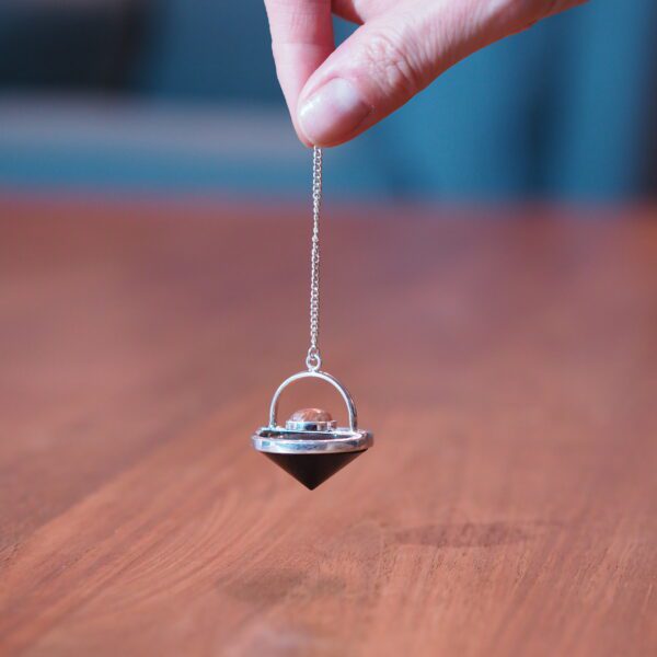 Pendule Pyramide Onyx et Pierre de Soleil n°2 Pièce unique – Image 4