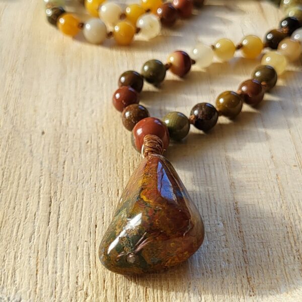 Mala en Pierre : Agathe - Jade multicolore - Grenat vert - Oeil de tigre- Jaspe Rouge - Jaspe Calcédoine - Modèle Unique – Image 6