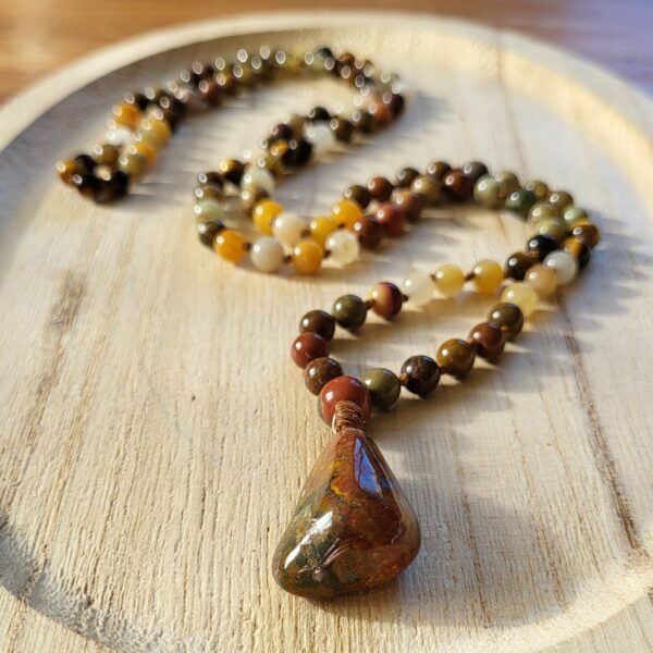 Mala en Pierre : Agathe - Jade multicolore - Grenat vert - Oeil de tigre- Jaspe Rouge - Jaspe Calcédoine - Modèle Unique – Image 5